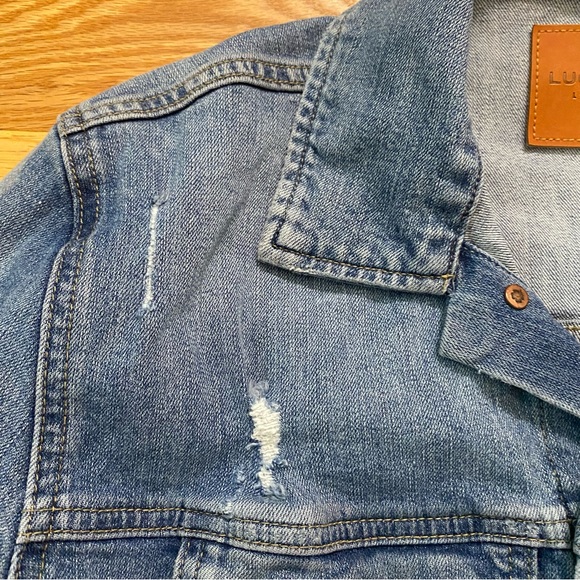Lucky Brand Tomboy Trucker jacket jean denim jacket small medium wash distressed - Picture 10 of 11